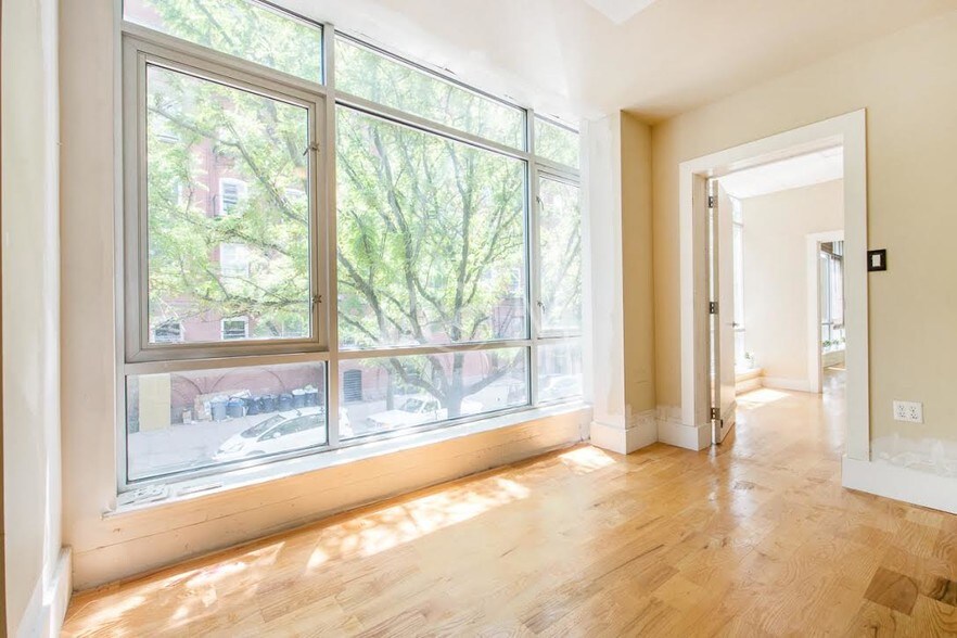 More Photos Of 200 Franklin St, Brooklyn Apartments For Lease