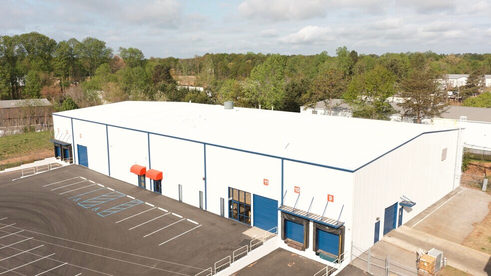 More Photos Of 120 McDougall Ct, Greenville Unknown For Lease