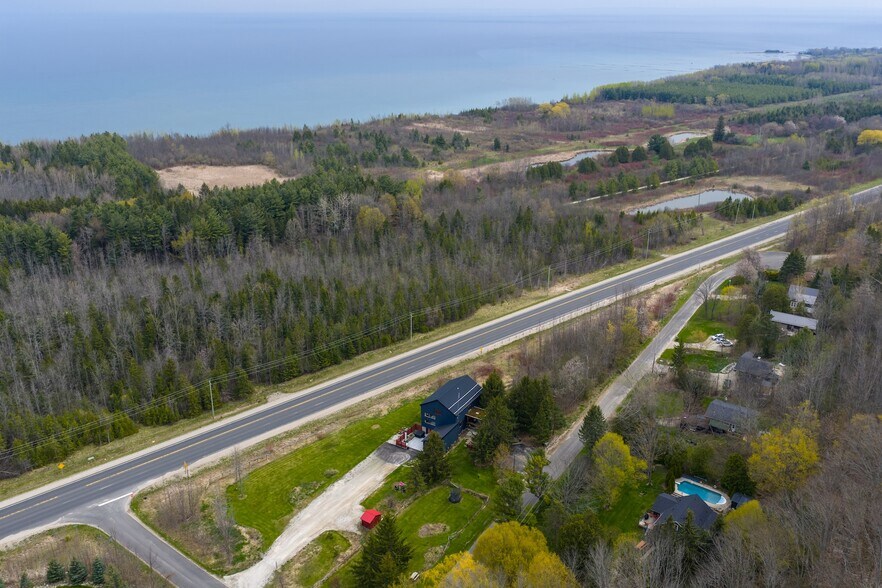 More Photos Of 121 Old Highway 26, Meaford General Retail For Sale