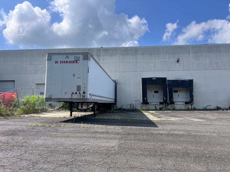 More Photos Of 8700-8724 Jericho City Dr, Landover Warehouse For Lease