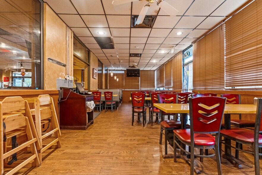 More Photos Of 509 US Highway 271 N, Gilmer Flex For Sale