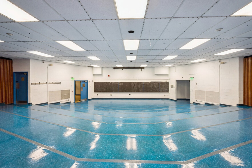 More Photos Of 3300 Henry Ave, Philadelphia Unknown For Lease