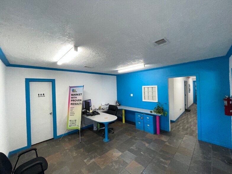 More Photos Of 1010 Rayford Rd, Spring Warehouse For Lease