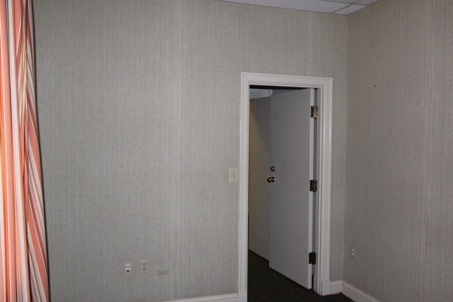 More Photos Of 1318 W Pine St, Hattiesburg Office For Lease