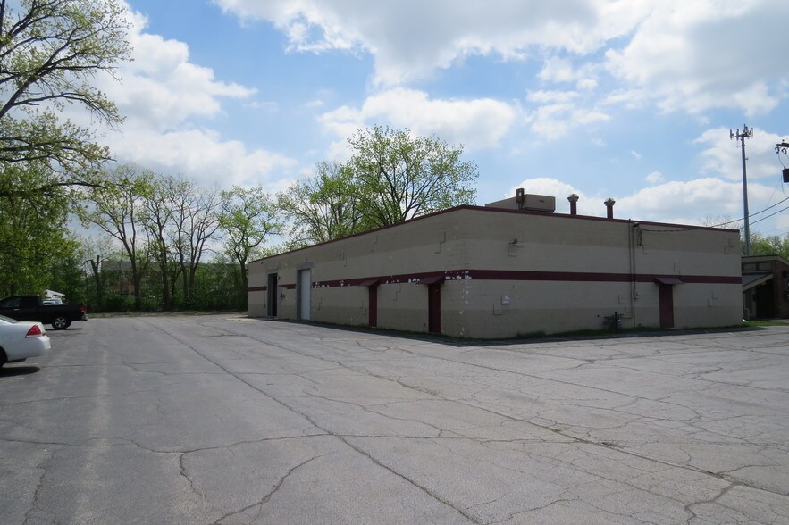 More Photos Of 7897 Taft St, Merrillville Warehouse For Lease