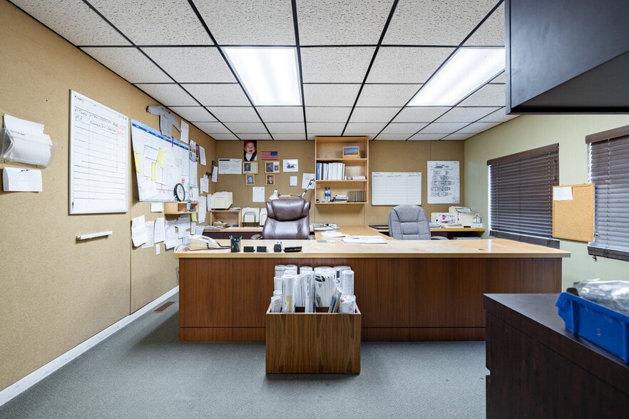 More Photos Of 141 Grove St, Meriden Manufacturing For Lease