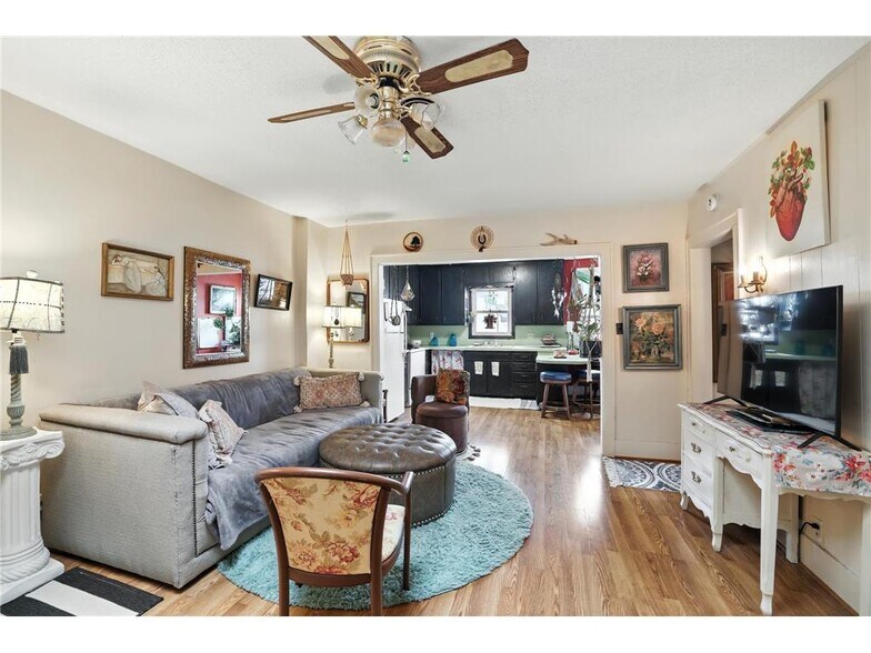 More Photos Of 205 S Main St, Le Sueur Storefront Retail Residential For Sale