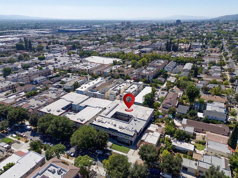 More Photos Of 1165 Thompson Ave, Glendale Apartments For Sale