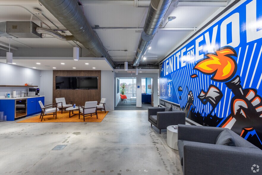 More Photos Of 5201 Johnson Dr, Mission Office For Lease