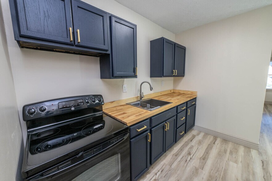 More Photos Of 128 E Bruce Ave, Dayton Multifamily For Sale