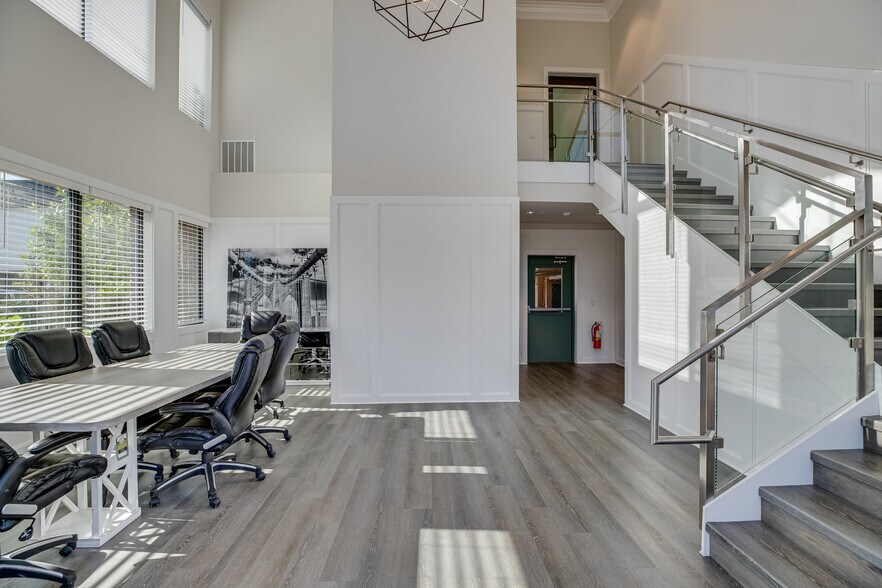 More Photos Of 1745 20th St, Vero Beach Office For Sale