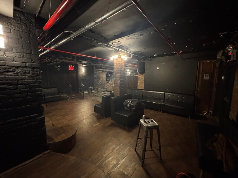 More Photos Of 240 E 4th St, New York Apartments For Lease
