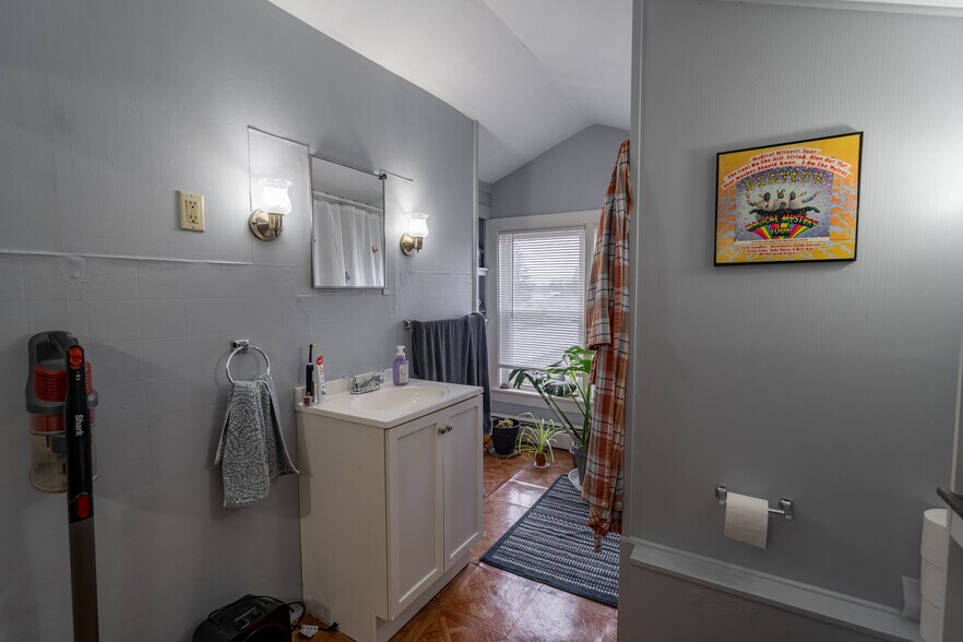 More Photos Of 447-449 NY-31, Bridgeport Apartments For Sale