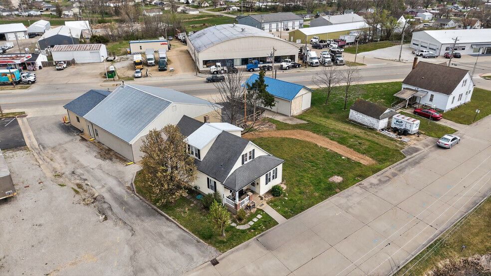 More Photos Of 317 S Kingshighway St, Perryville Industrial For Sale
