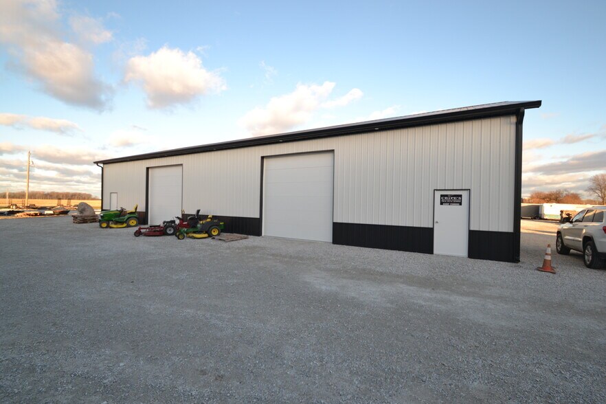 More Photos Of 3247 E State Road 28, Tipton Warehouse For Sale
