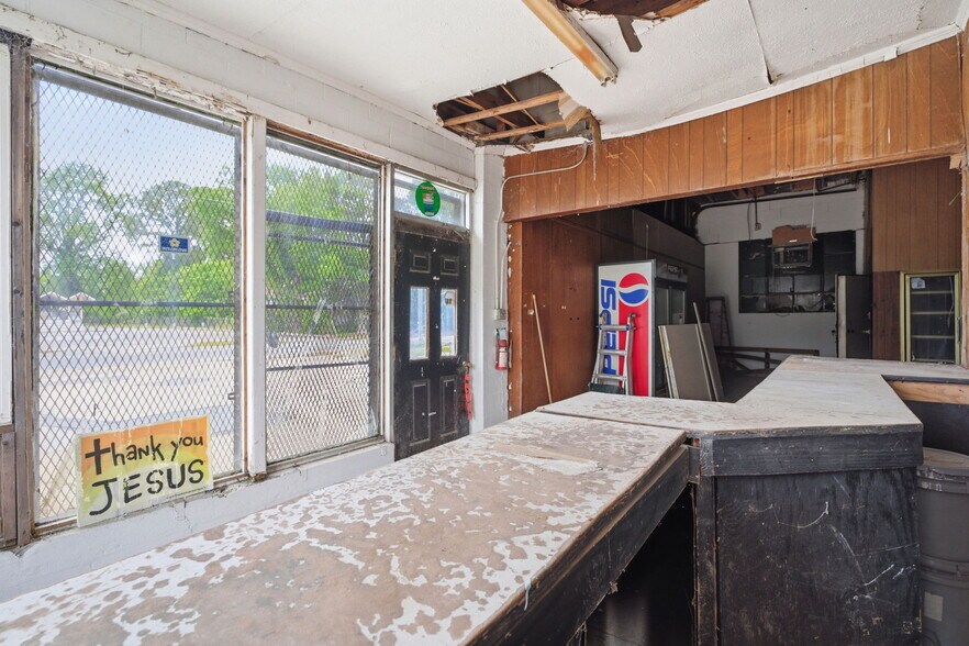 More Photos Of 414 S John St, Goldsboro General Retail For Sale