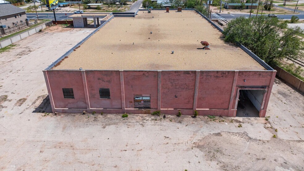 More Photos Of 3418 W Highway 80, Big Spring Warehouse For Lease