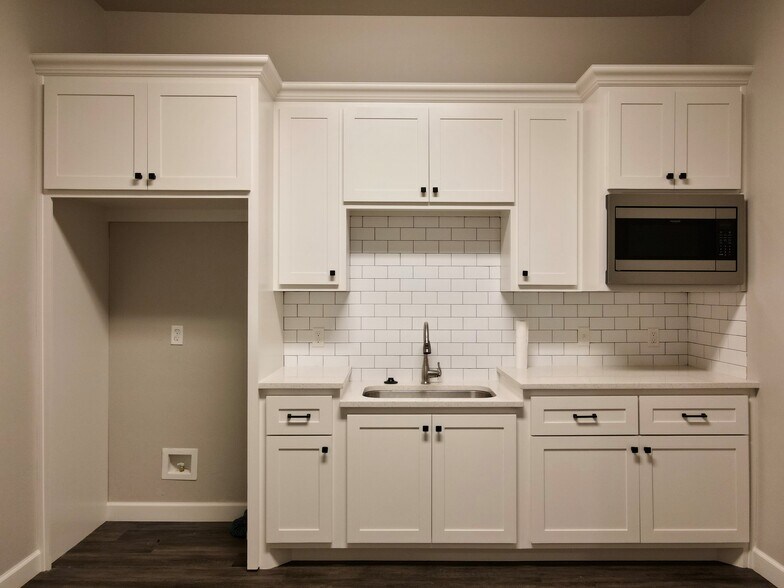 More Photos Of 517 Liberty Ln, Edmond Office For Lease