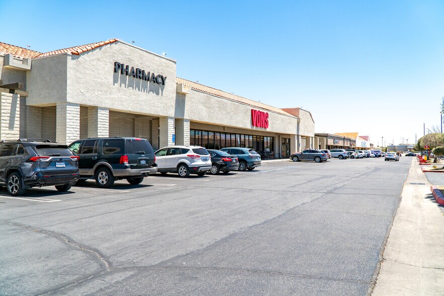 More Photos Of Vons Supermarket, Yucca Valley Supermarket For Sale
