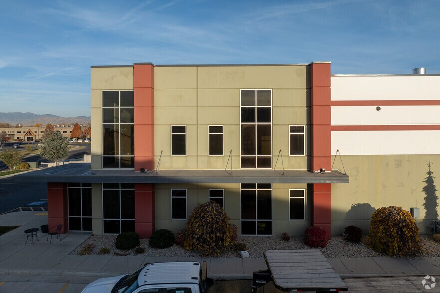 More Photos Of 871 S Auto Mall Dr, American Fork Warehouse For Lease