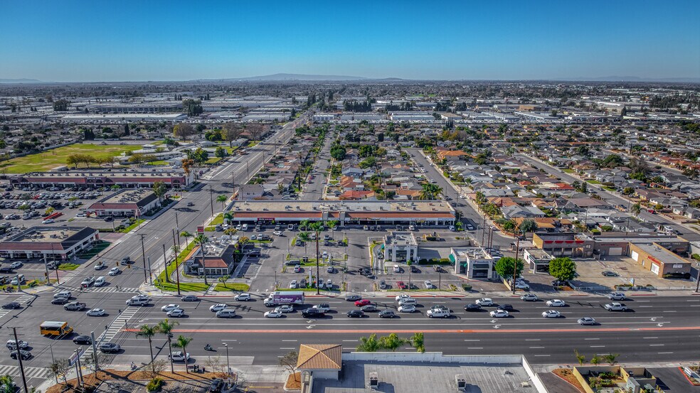More Photos Of NWC BEACH BLVD & CHAPMAN AVE, Stanton Fast Food For Lease