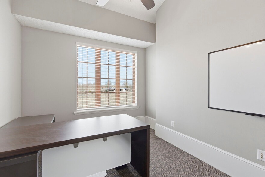 More Photos Of 1531 E Bradford Pky, Springfield Medical For Lease