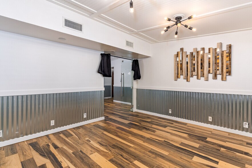 More Photos Of 2200 La Osa st, Tucson Light Distribution For Lease