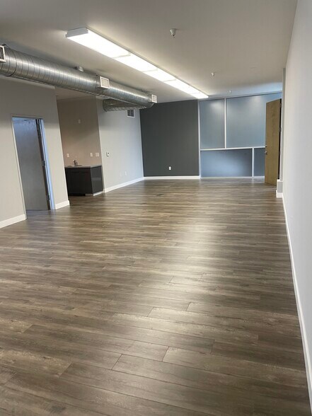 More Photos Of 2332 Cotner Ave, Los Angeles Loft Creative Space For Lease