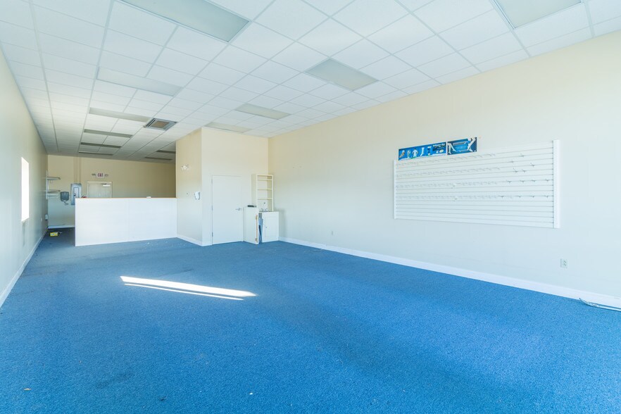 More Photos Of 4079 Augusta Hwy, Gilbert Storefront For Lease