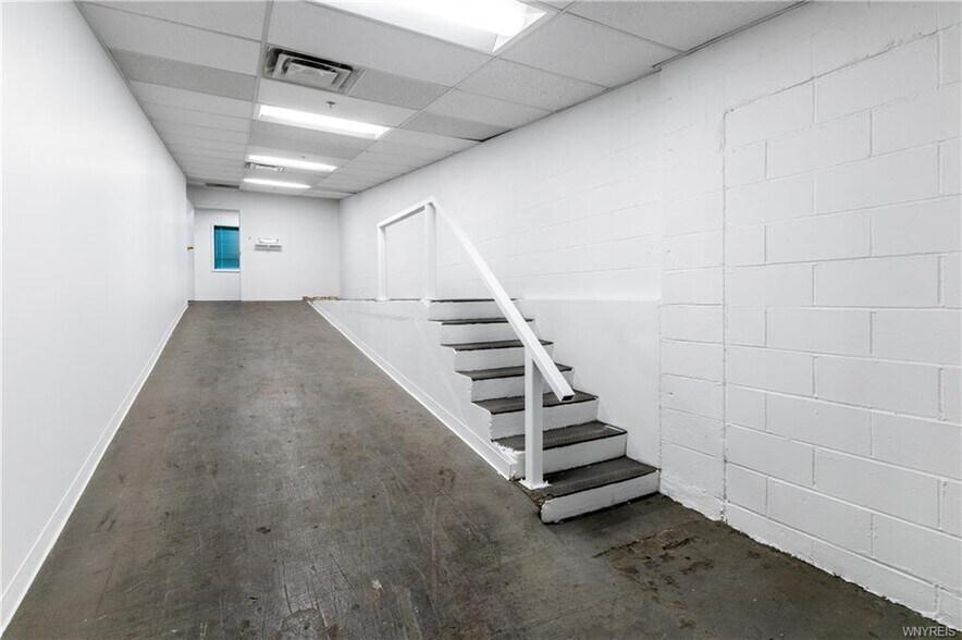 More Photos Of 1885 Harlem Rd, Buffalo Warehouse For Sale