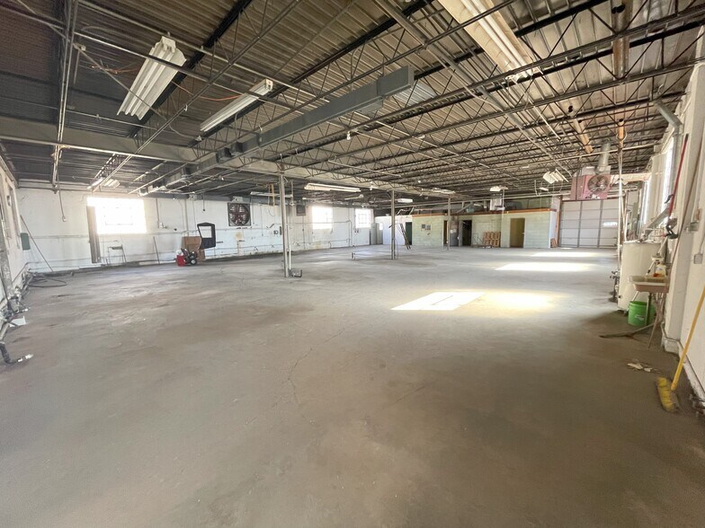 More Photos Of 4780 Briar Rd, Cleveland Manufacturing For Lease