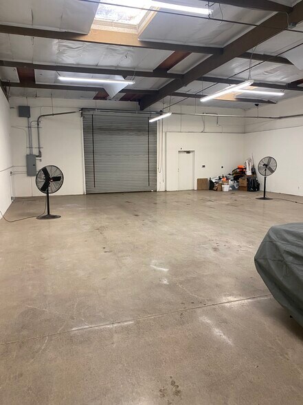 More Photos Of 760 W 16th St, Costa Mesa Warehouse For Lease