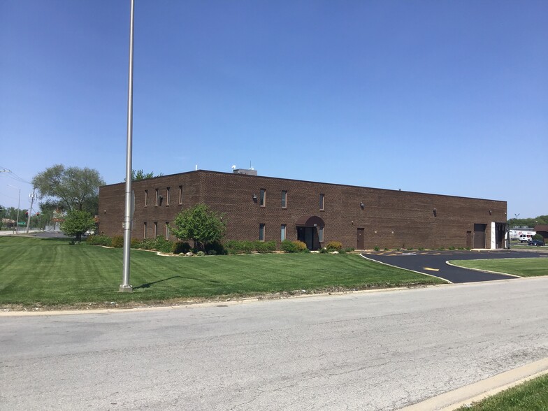 More Photos Of 435 W 194th St, Glenwood Manufacturing For Lease