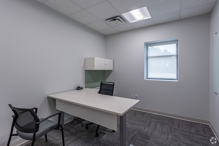 More Photos Of 3150 Barry Dr, Portland Manufacturing For Sale