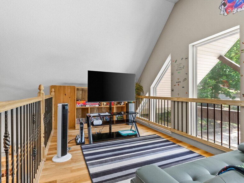 More Photos Of 127 Deer Hill Ln, Weaverville Specialty For Sale