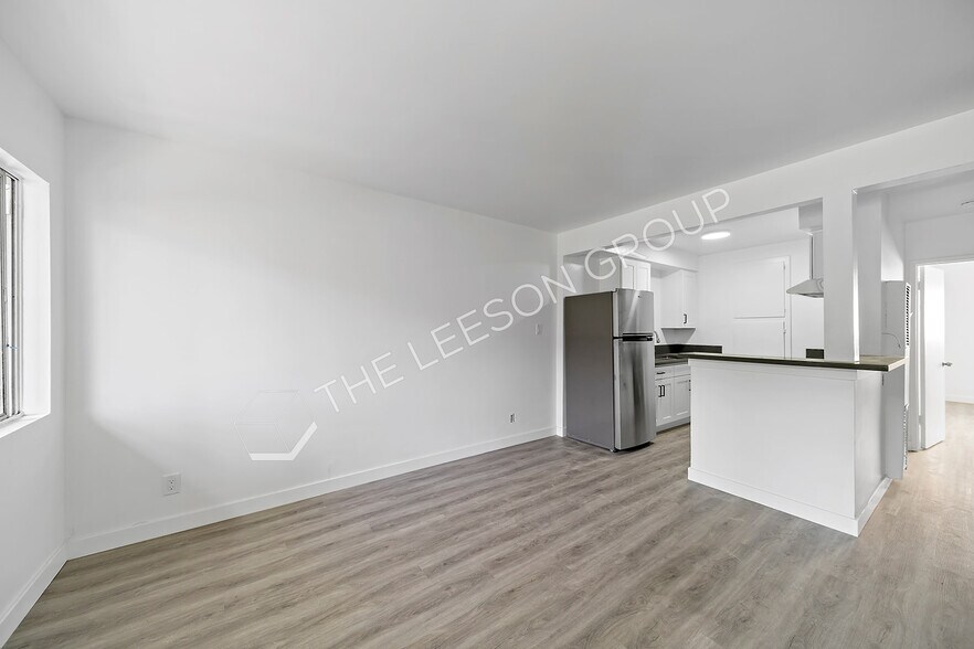 More Photos Of 128 E Wakefield Ave, Anaheim Apartments For Sale