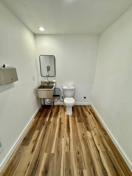 More Photos Of 27550 SE Highway 212, Boring Unknown For Lease