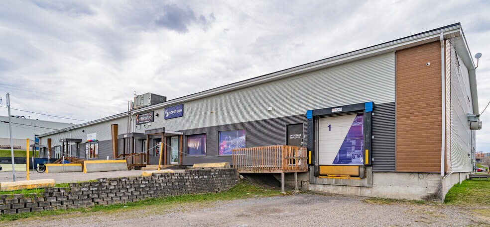 More Photos Of 763 Rue D'alma, Chicoutimi Office For Sale