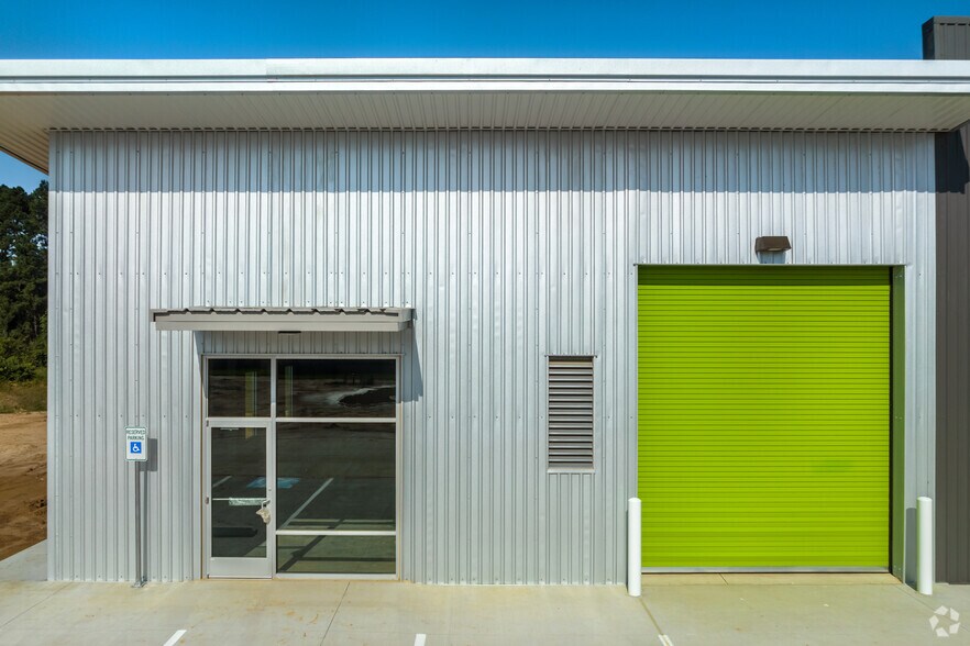 More Photos Of 25131 FM 2978 Rd, Tomball Freestanding For Lease