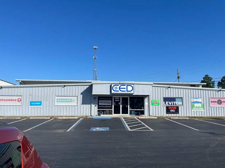 More Photos Of 16645 US Highway 19, Hudson Showroom For Sale