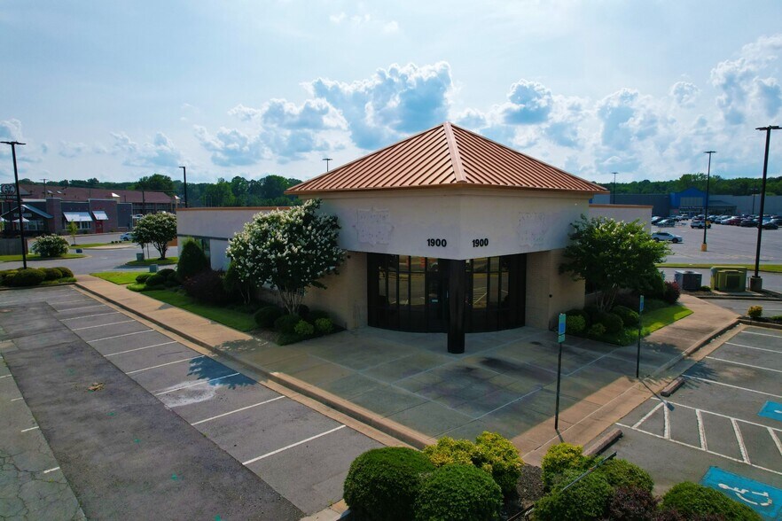 More Photos Of 1900 John Harden Dr, Jacksonville Bank For Sale
