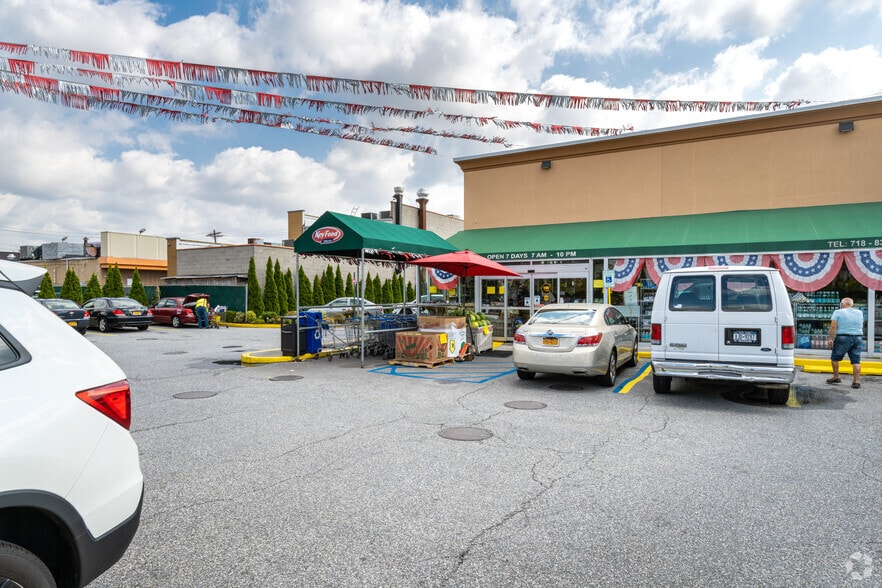 More Photos Of 16320 Crossbay Blvd, Howard Beach Supermarket For Sale