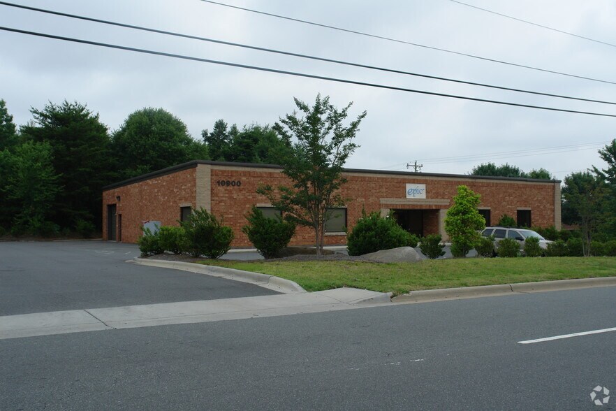 More Photos Of 10900 Granite St, Charlotte Showroom For Lease
