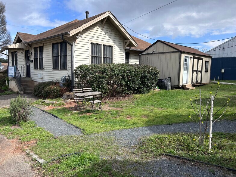 More Photos Of 135 Maple St, Avondale Estates Office For Lease