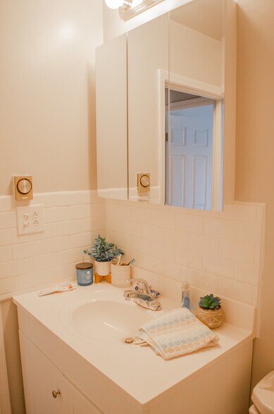 More Photos Of 17 Gina Marie Ave, Cairo Apartments For Sale