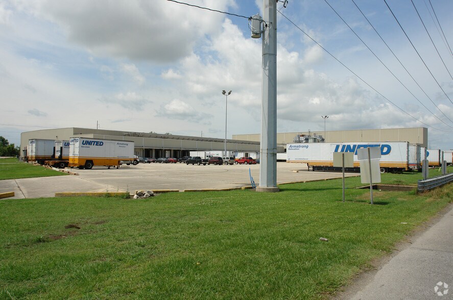 More Photos Of 10057 Airline Hwy, Saint Rose Distribution For Lease