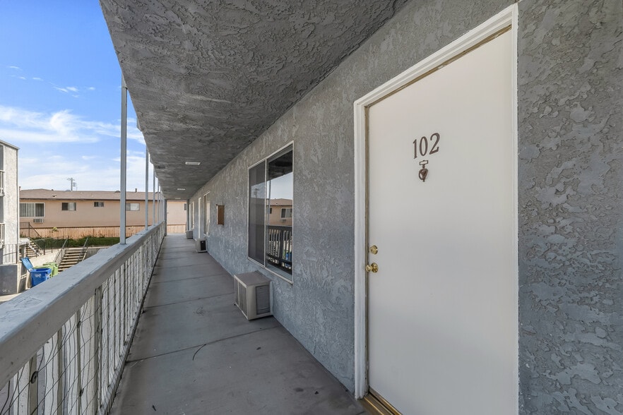 More Photos Of 18356 Napa St, Northridge Apartments For Sale