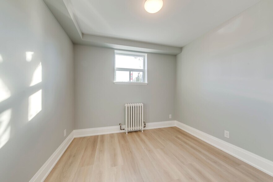 More Photos Of , Mississauga Multifamily For Sale