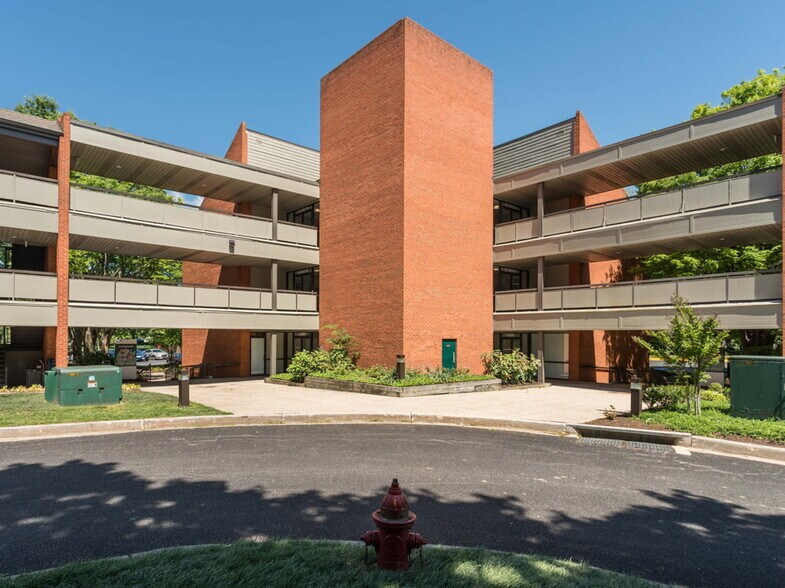 More Photos Of 7801 York Rd, Towson Medical For Lease