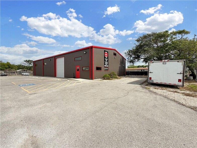 More Photos Of 428 Anchor St, Corpus Christi Industrial For Lease